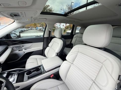 New 2026 Lincoln Nautilus Reserve image 13