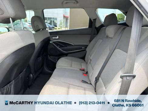 Used 2018 Hyundai Santa Fe SE AWD/4WD image 5