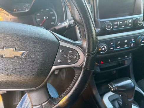 Used 2018 Chevrolet Colorado LT w/ LT Convenience Package image 11