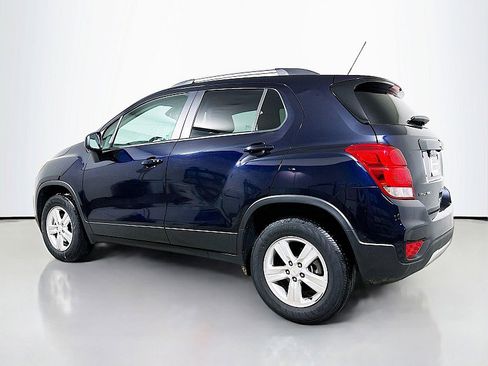 Used 2022 Chevrolet Trax LT w/ LT Convenience Package image 5