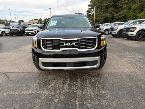 Used 2025 Kia Telluride S FWD image 8