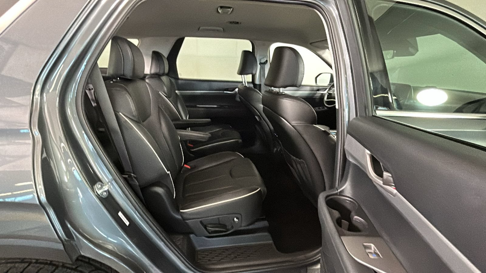 Used 2025 Hyundai Palisade SEL FWD image 33
