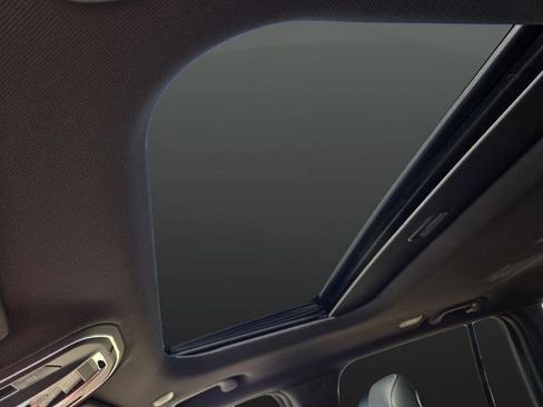 New 2025 Jeep Grand Cherokee Altitude image 7