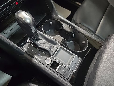 Used 2021 Volkswagen Atlas SEL R-Line image 12