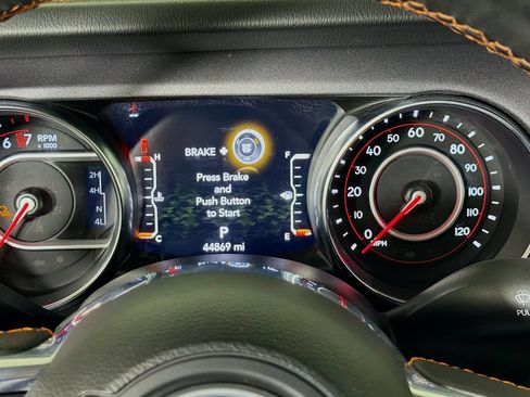 Used 2021 Jeep Gladiator Mojave w/ Cold Weather Group AWD/4WD image 14