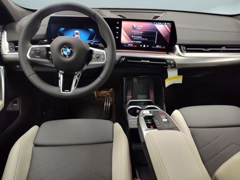 Used 2025 BMW X2 xDrive28i w/ Premium Package image 23