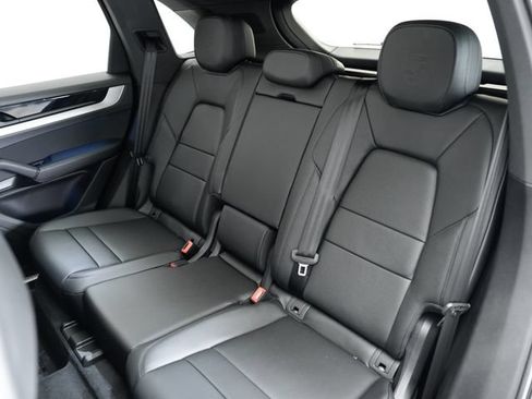Certified 2025 Porsche Cayenne AWD/4WD image 24