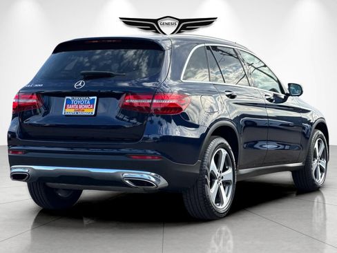 Used 2019 Mercedes-Benz GLC 300 image 4
