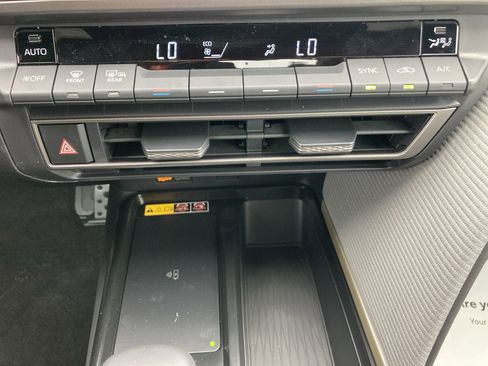 Used 2026 Toyota Camry SE image 17