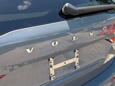 Used 2023 Volvo XC60 B5 Plus image 16