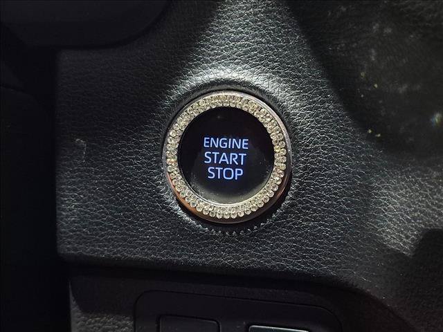 Used 2024 Toyota Tundra SR5 w/ SR5 Convenience Package RWD image 17