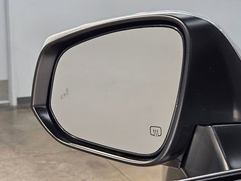 Used 2025 Toyota Grand Highlander AWD image 22