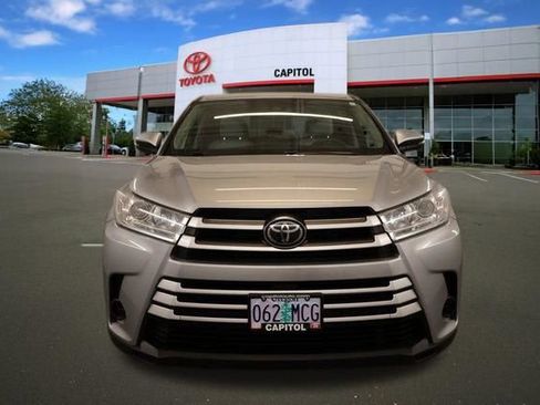 Used 2017 Toyota Highlander LE FWD image 7