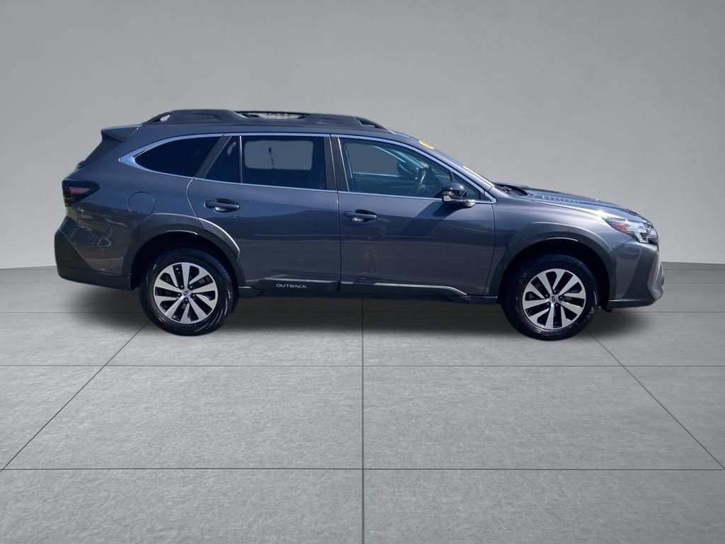 Used 2023 Subaru Outback Premium AWD/4WD image 4