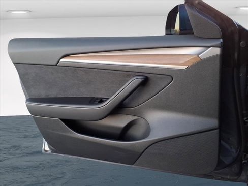 Used 2023 Tesla Model 3 Performance image 27