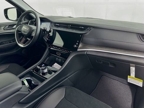 New 2026 Jeep Grand Cherokee L 4WD image 39