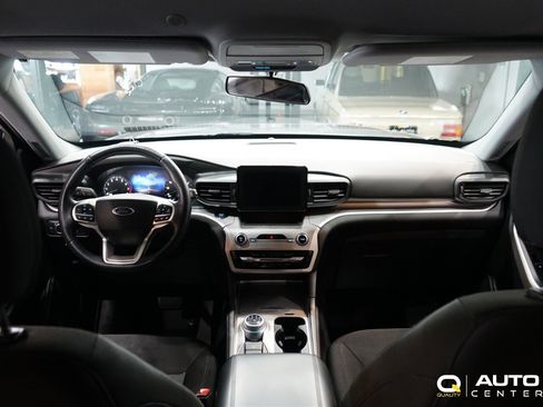 Used 2022 Ford Explorer XLT AWD/4WD image 13
