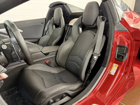 Used 2022 Chevrolet Corvette Stingray Preferred Conv w/ Z51 Performance Package RWD image 13