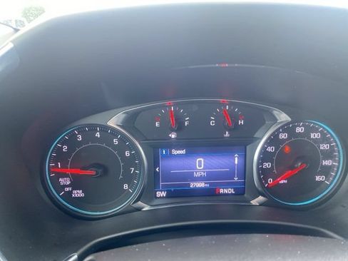 Used 2023 Chevrolet Equinox LT FWD image 24