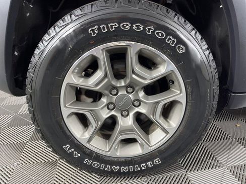 Used 2022 Jeep Cherokee Trailhawk w/ Sound & Nav Group image 12