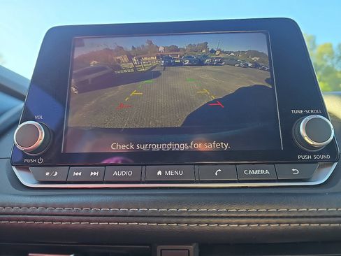 Used 2023 Nissan Rogue SV image 21