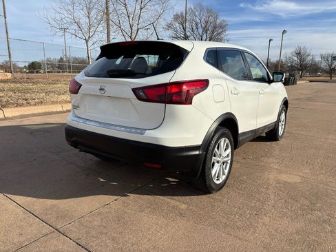 Used 2018 Nissan Rogue Sport S w/ S Appearance Package image 23