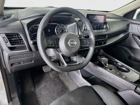 Used 2024 Nissan Rogue S FWD image 8