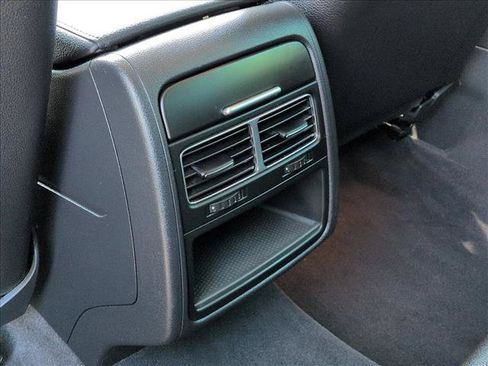 Used 2014 Volkswagen Touareg Sport AWD/4WD image 18