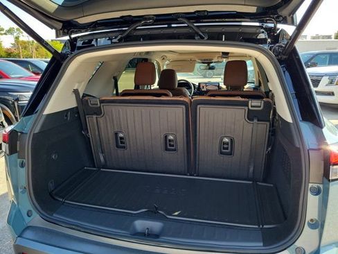 New 2026 Nissan Pathfinder Platinum FWD image 5