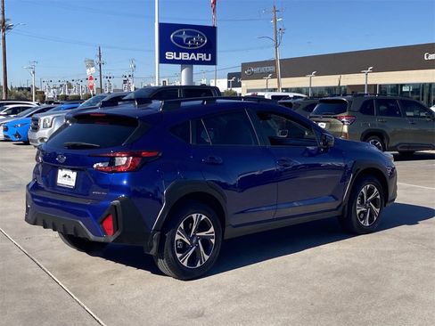 Used 2024 Subaru Crosstrek 2.0i Premium image 5