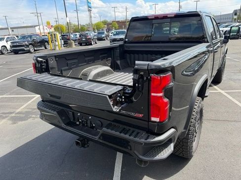 New 2026 Chevrolet Silverado 2500 ZR2 AWD/4WD image 7