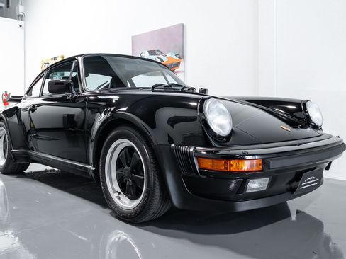 Used 1988 Porsche 911 Carrera image 3