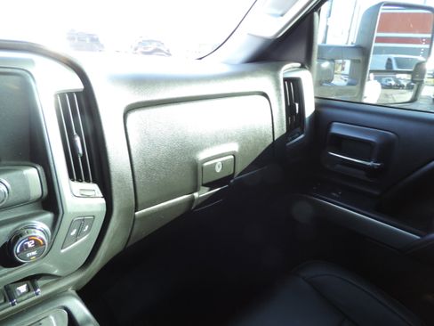 Used 2016 Chevrolet Silverado 3500 LT w/ LT Convenience Package image 10