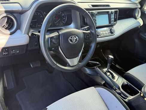 Used 2018 Toyota RAV4 XLE image 4