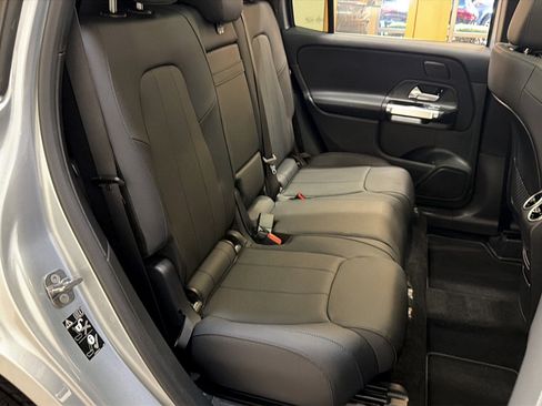 Used 2026 Mercedes-Benz GLB 250 w/ Sun & Sound Package image 16