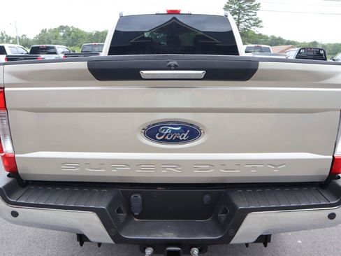 Used 2017 Ford F250 XLT w/ XLT Premium Package AWD/4WD image 8