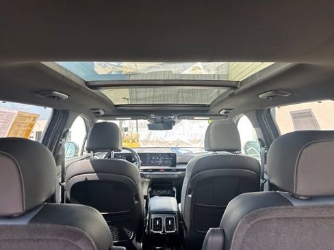 Certified 2025 Kia Sorento SX Prestige AWD/4WD image 23