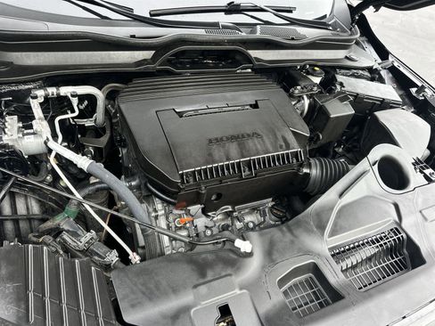 Used 2024 Honda Pilot TrailSport image 9