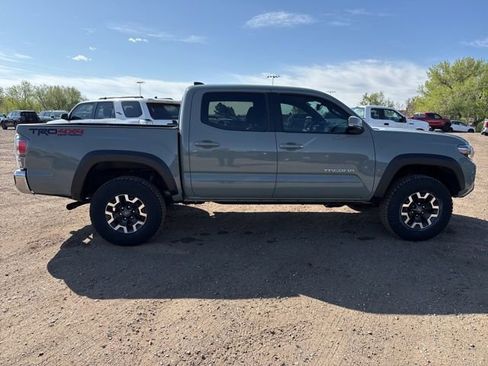 Used 2022 Toyota Tacoma TRD Off-Road AWD/4WD image 6