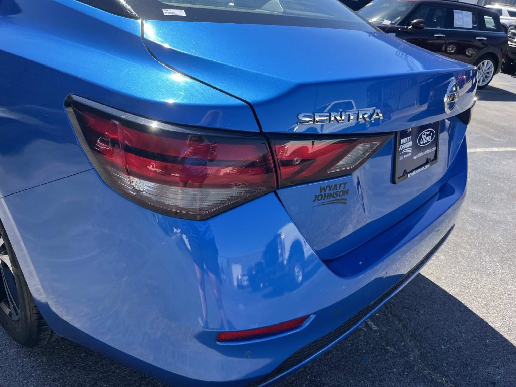 Used 2022 Nissan Sentra SV FWD image 12