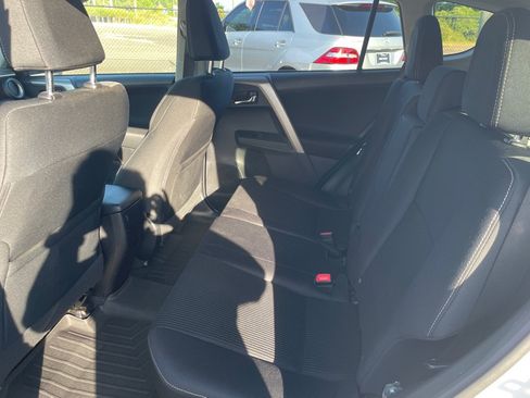 Used 2014 Toyota RAV4 XLE FWD image 17