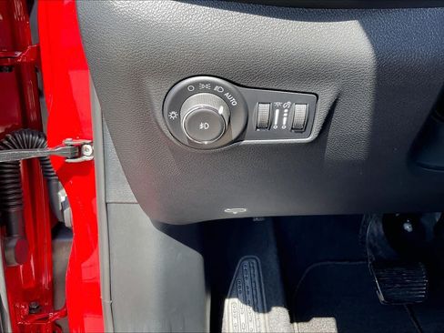 New 2026 Jeep Compass Latitude AWD/4WD image 18