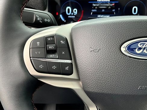 New 2025 Ford Explorer Active w/ Active Comfort Package image 18