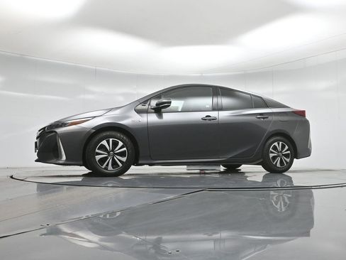Used 2018 Toyota Prius Prime Plus image 7