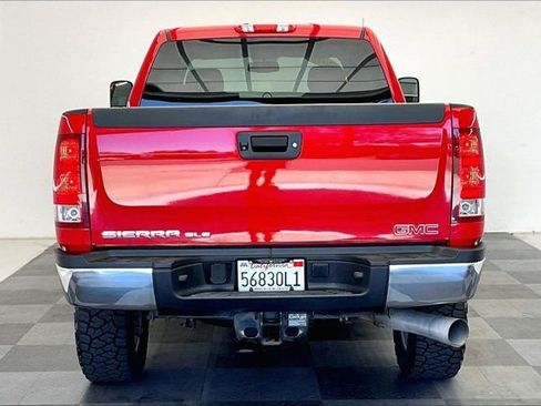 Used 2013 GMC Sierra 2500 SLE w/ HD SLE Premium Package AWD/4WD image 3