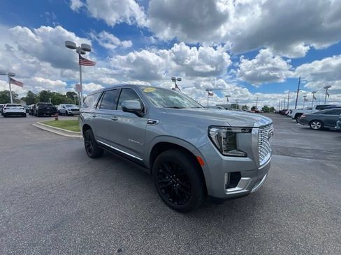 Used 2024 GMC Yukon Denali AWD/4WD image 3