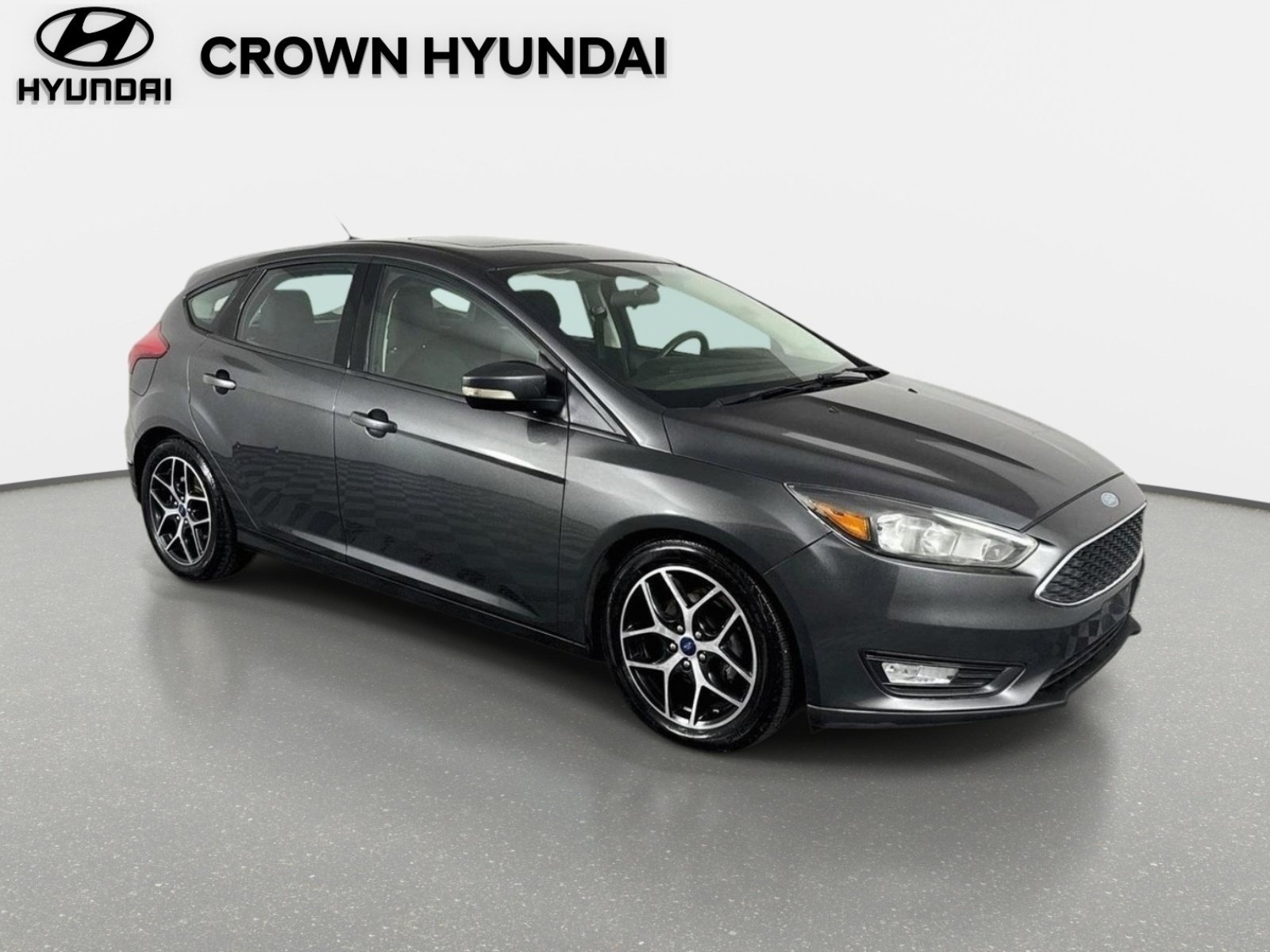 Used 2017 Ford Focus SEL FWD image 4