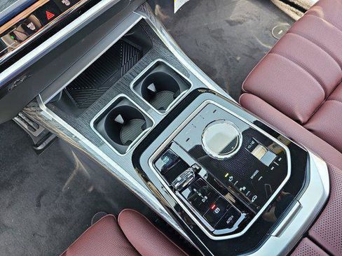 New 2025 BMW i7 xDrive60 image 27