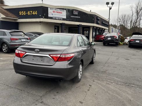 Used 2016 Toyota Camry LE image 4