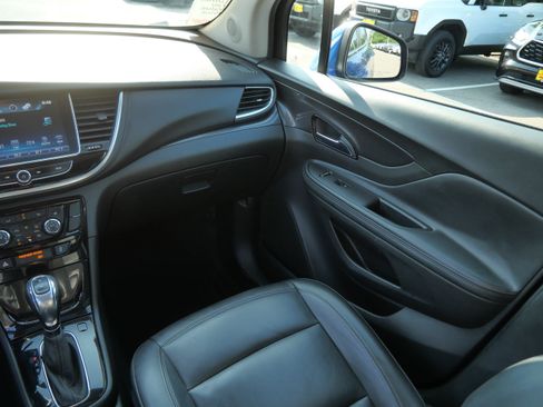 Used 2017 Buick Encore Essence w/ Experience Buick Package AWD/4WD image 11